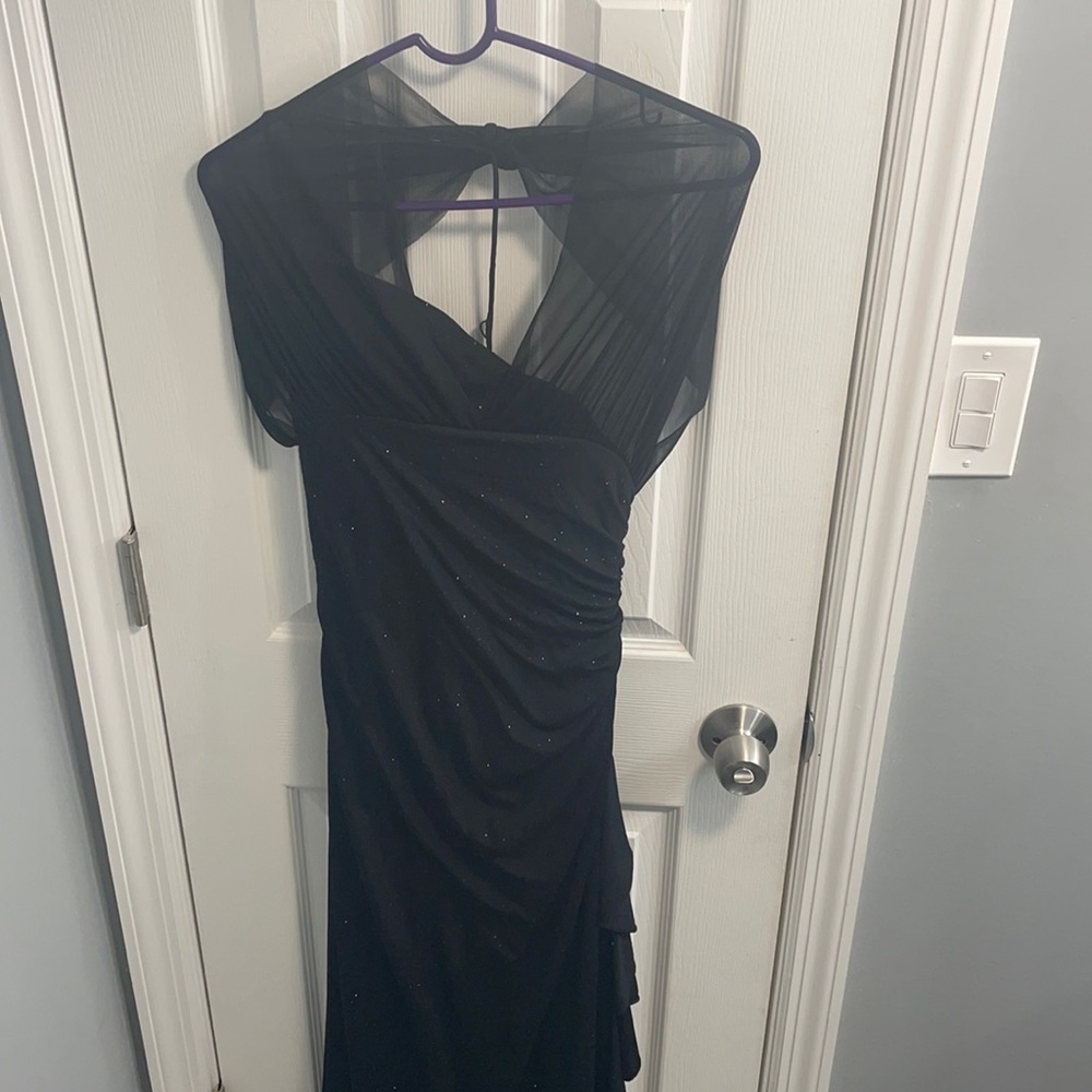 Gorgeous black dress for any wedding unlatch it’s summerr🤙
